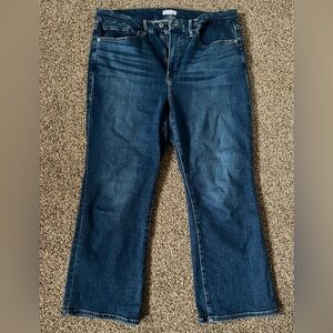 GOOD AMERICAN Good Legs kick flare jeans
